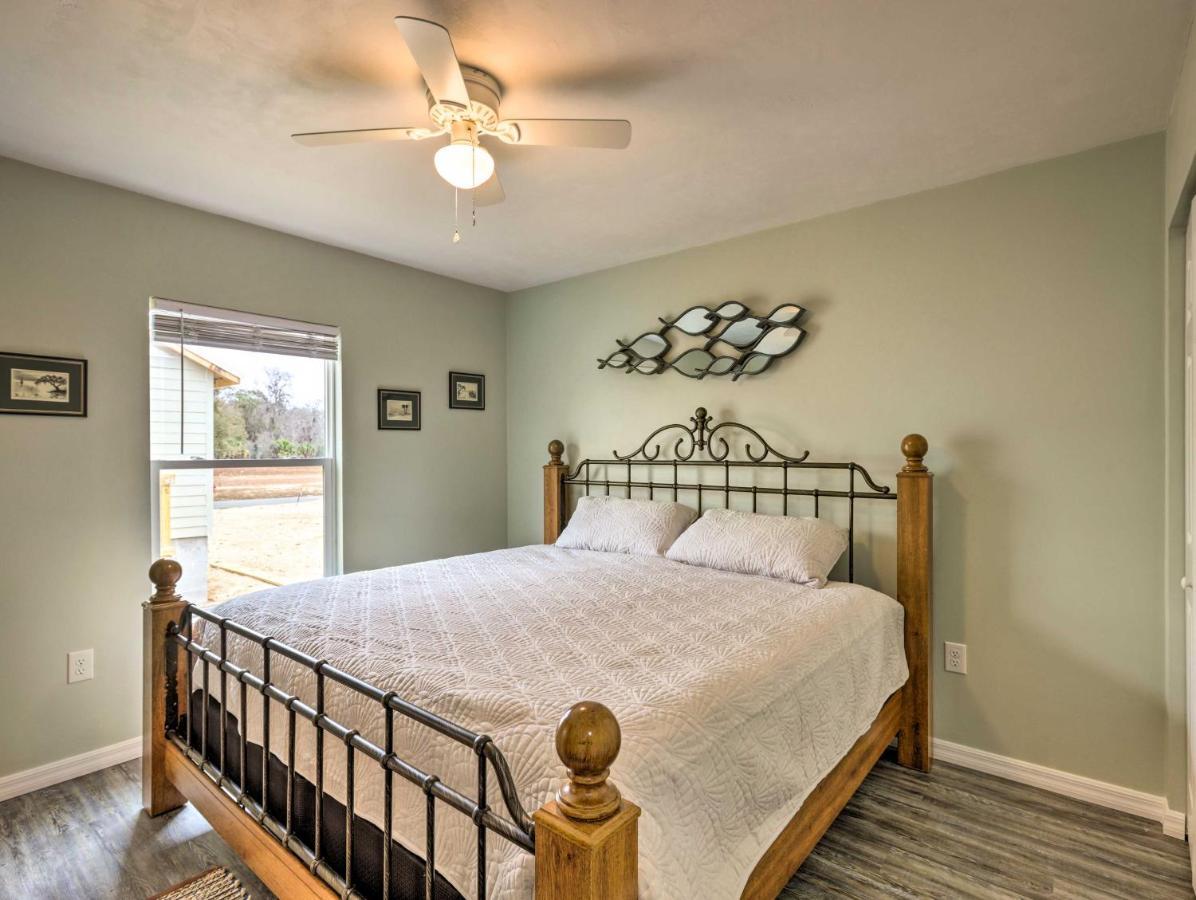 Family-Friendly Home, Walk To Steinhatchee River! Exterior photo